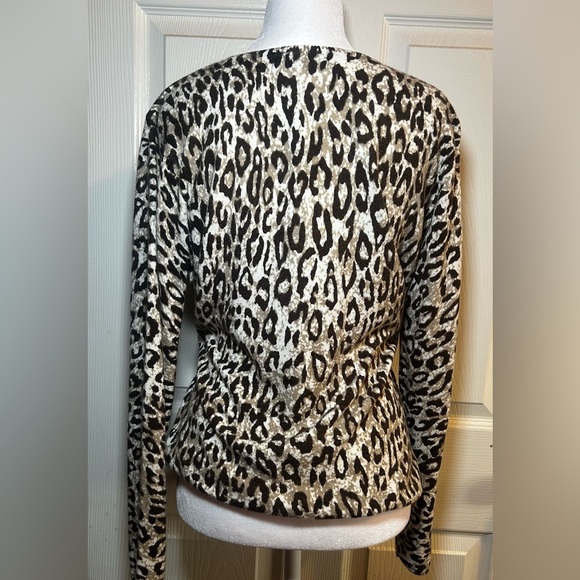 Kim Rogers dark Brown and cream color Animal Print Sweater size M (I) - Picture 9 of 9